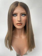 Carregar imagem no visualizador da galeria, HD Full lace wig/glueless wig - 18&quot; - JAMIE -  21.5/22” cap
