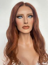 Afbeelding in Gallery-weergave laden, SORAYA - Luxurious 360 HD lace wig- 14&quot; - 26&quot;
