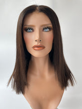Afbeelding in Gallery-weergave laden, HD Full lace wig/glueless wig - 16&quot; -  21.5/22” cap
