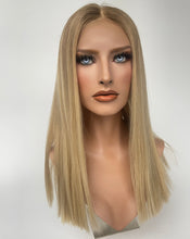 Carregar imagem no visualizador da galeria, Full lace wig/glueless wig - 19/20&quot; -  21.5/22” cap
