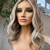 Glueless HD lace front wig - 18” - XS/S