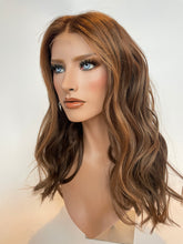 Afbeelding in Gallery-weergave laden, HD lace front wig/glueless wig - 20&quot; - 20.5/21/21.5” cap
