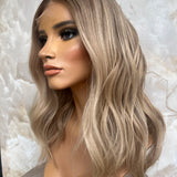 MOLLIE - Gluesless HD lace front wig - 18” - S/M