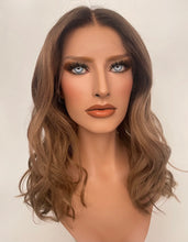 Afbeelding in Gallery-weergave laden, SIENNA - Luxurious HD lace front - 14&quot; - 26&quot;
