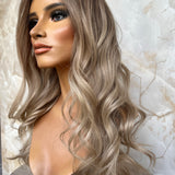 PREVIEW - JENNIFER - Glueless HD lace front wig - 23” - XS