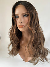 Afbeelding in Gallery-weergave laden, SOFIA - Luxurious 360 HD lace wig- 14&quot; - 26&quot;
