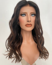 Afbeelding in Gallery-weergave laden, HD Full lace wig/glueless wig - 21/22&quot; - EVIE -  21.5/22” cap
