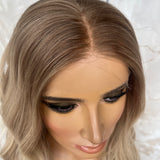 MOLLIE - Gluesless HD lace front wig - 18” - S/M