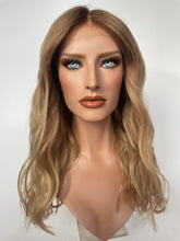 Carregar imagem no visualizador da galeria, HD Full lace wig/glueless wig - 22” - 20.5/21&quot; cap
