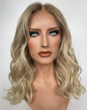 Afbeelding in Gallery-weergave laden, HD lace front wig/glueless wig - 17/18” - 21/21.5/22” cap

