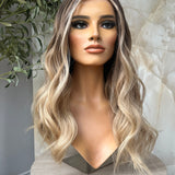 LEANNE - Luxurious Glueless HD lace front - 20” - M