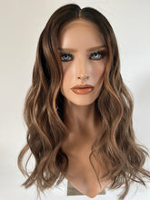 Afbeelding in Gallery-weergave laden, SOFIA - Luxurious HD lace front - 14&quot; - 26&quot;
