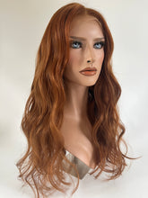 Afbeelding in Gallery-weergave laden, RHIANNE - Luxurious HD lace front - 14&quot; - 26&quot;
