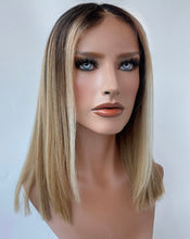 Afbeelding in Gallery-weergave laden, Full lace wig/glueless wig - 15/16&quot; -  22/22.5” cap
