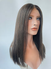 Afbeelding in Gallery-weergave laden, Full lace wig/glueless wig - 18&quot; -  21.5/22” cap
