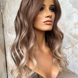 PREVIEW - AMELIA - Glueless HD lace front wig - 22” - XS/S