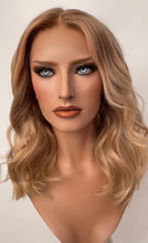 Afbeelding in Gallery-weergave laden, HD Full lace wig/glueless wig - 17/18” - 22/22.5&quot; cap
