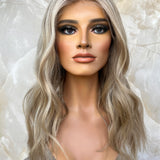 MOLLIE - Gluesless HD lace front wig - 20” - XS/S