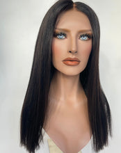 Afbeelding in Gallery-weergave laden, SARA - Luxurious HD lace front - 14&quot; - 26&quot;
