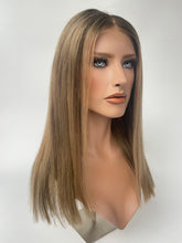 Afbeelding in Gallery-weergave laden, HD Full lace wig/glueless wig - 18&quot; - JAMIE -  21.5/22” cap
