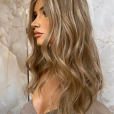 Glueless lace front wig - 20” - S/M