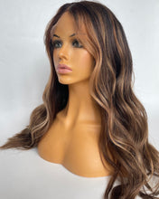 Afbeelding in Gallery-weergave laden, BAILEY - Luxurious HD lace front  - 14&quot; - 26&quot;
