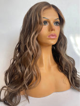 Afbeelding in Gallery-weergave laden, LANA - Luxurious HD lace front - 14&quot; - 26&quot;
