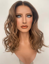 Afbeelding in Gallery-weergave laden, SIENNA - Luxurious HD lace front - 14&quot; - 26&quot;
