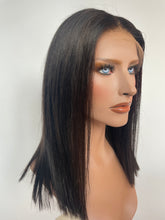 Lade das Bild in den Galerie-Viewer, HD Full lace wig/glueless wig - 16” - 21.5/22&quot; cap
