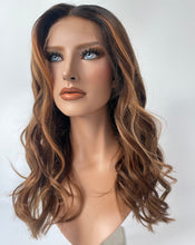 Afbeelding in Gallery-weergave laden, HD Full lace wig/glueless wig - 20&quot; -  22/22.5” cap

