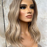 MOLLIE - Gluesless HD lace front wig - 18” - S/M
