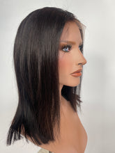 Cargar imagen en el visor de la galería, HD lace front wig/glueless wig - 14” - 21/21.5/22” cap
