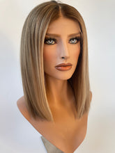 Afbeelding in Gallery-weergave laden, Full lace wig/glueless wig - 14/15&quot; -  22/22.5” cap
