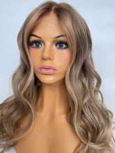 Afbeelding in Gallery-weergave laden, SIERRA - Luxurious HD lace front - 14&quot; - 26&quot;
