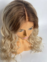 Afbeelding in Gallery-weergave laden, ABBIE - Luxurious 360 HD lace wig - 16&quot; - 28&quot;

